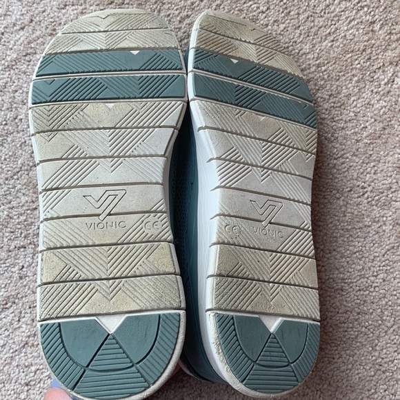 Vionic Women's Joey Sneakers - Picture 4 of 5